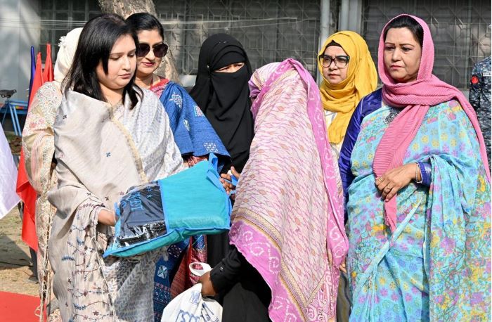 চট্টগ্রামে নৌবাহিনী পরিবার কল্যাণ সংঘের উদ্যোগে শীতবস্ত্র বিতরণ